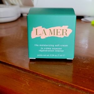 La Mer the moisturizing soft crea.